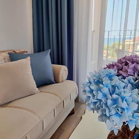 Apartment Raya Обзор Екстер'єр фото